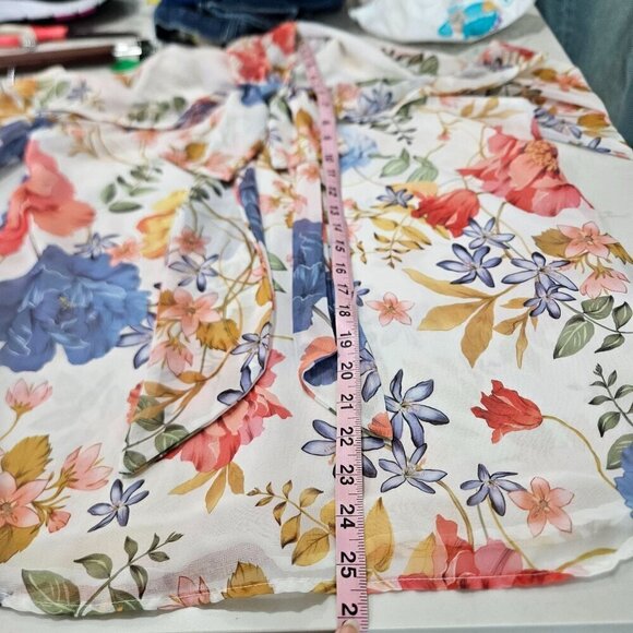 Sweet Pea NY & Co Blouse Size Medium Floral Cold Shoulder Floral Tie Top - Picture 8 of 11